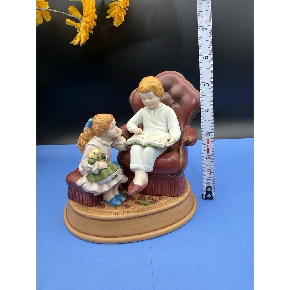 Avon Enjoying the Night Before Christmas Figurine 3rd Edition Christmas Memories